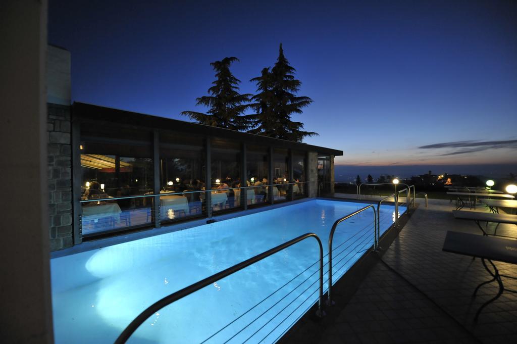 Hotel Ca' Del Lupo Montelupo Albese Exterior foto